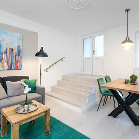 The Lachmann Vh, 2br One Living Up To 7 People Berlin