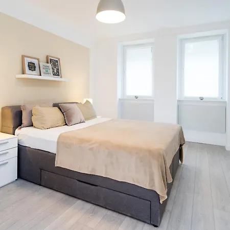 The Lachmann Vh, 2br One Living Up To 7 People Berlin