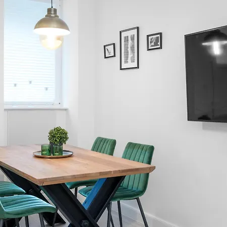 The Lachmann Vh, 2br One Living Up To 7 People *