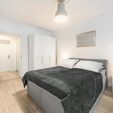 The Lachmann Vh, 2br One Living Up To 7 People *