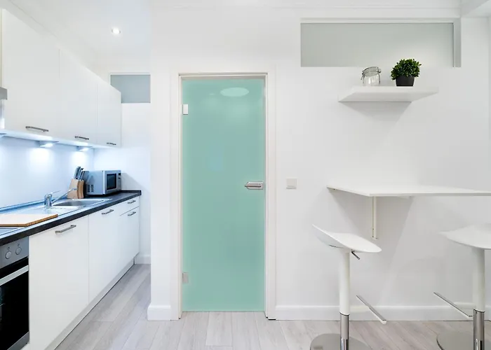 公寓 The Lachmann Group Apartment, 2br, One Living Room, 2 Bathrooms, Family Friendly, 4 - 7 Guests *