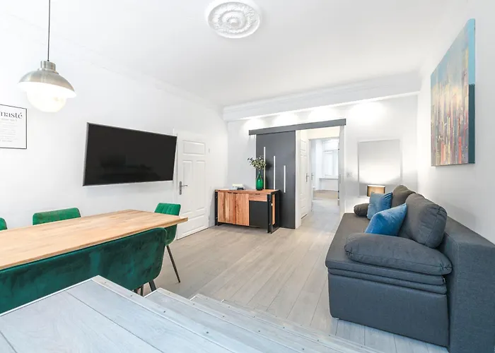 The Lachmann Group Apartment, 2br, One Living Room, 2 Bathrooms, Family Friendly, 4 - 7 Guests * 베를린