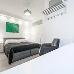 The Lachmann Group Apartment, 2br, One Living Room, 2 Bathrooms, Family Friendly, 4 - 7 Guests Lejlighed Berlin